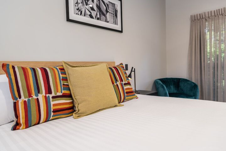 Room 10 of 27
