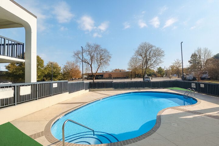 Pool Hotel