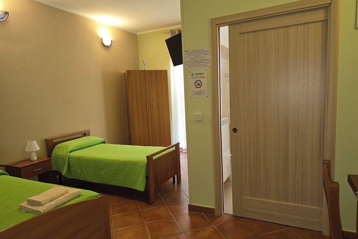 Room 22 of 65
