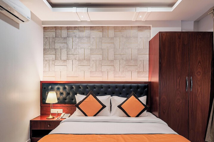 Room 15 of 22