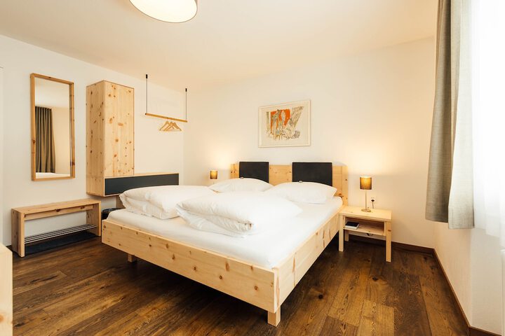 Room 12 of 72