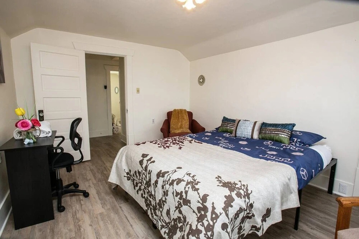 Room 5 of 19