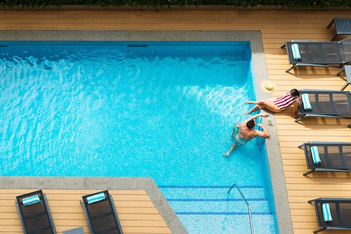 Pools & Facilities