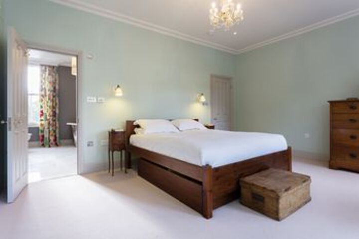 Room 15 of 28