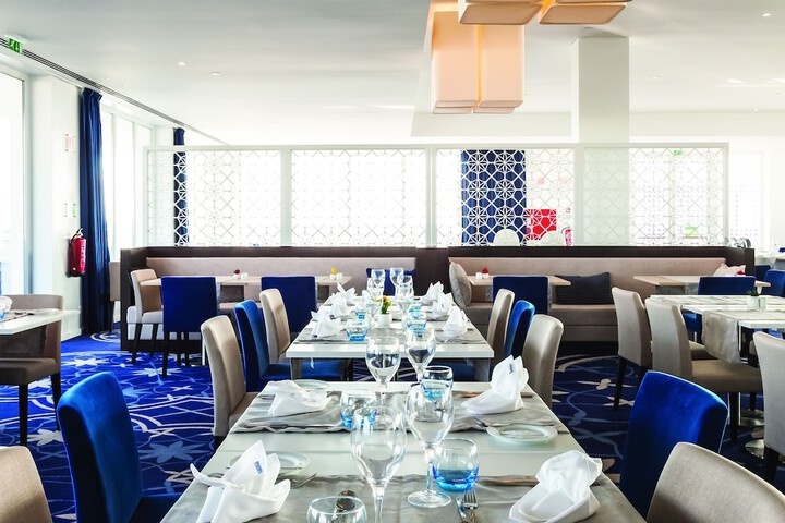 Dining 74 of 128
