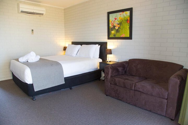 Room 16 of 49
