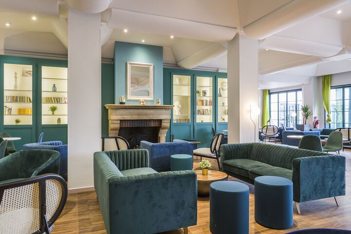 Hotel Lobby