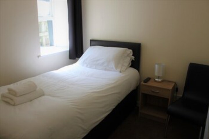 Room 30 of 36