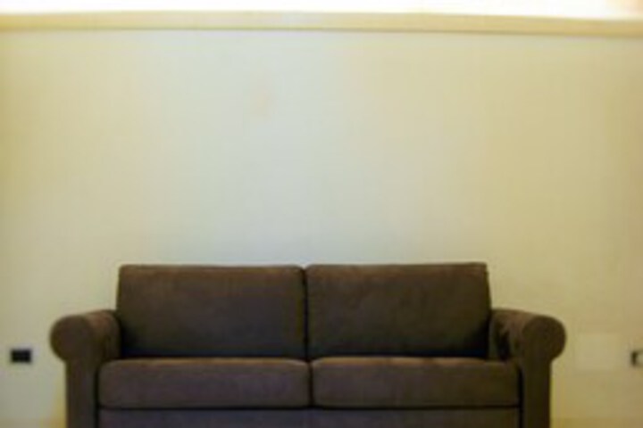 Room 4 of 9