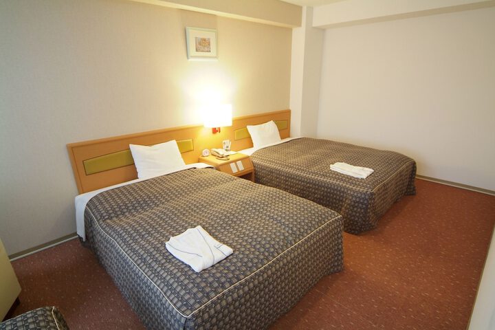 Room 5 of 40