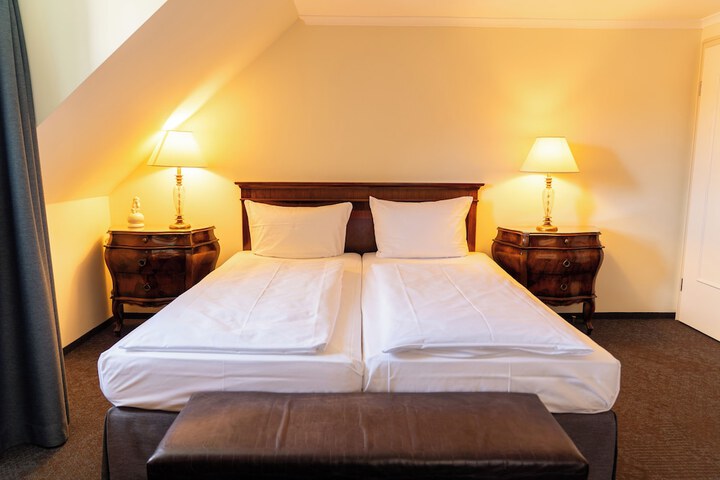 Room 25 of 110