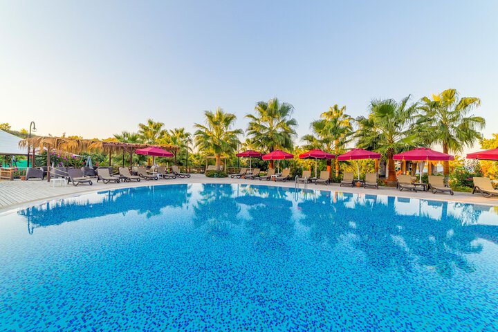 Hotel with Pool