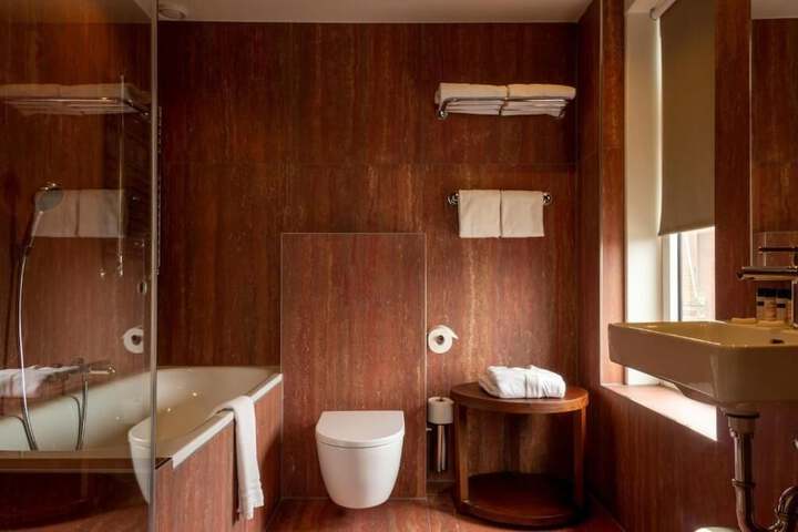 Room 63 of 71