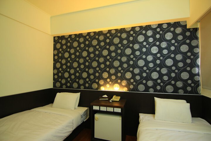 Room 15 of 49