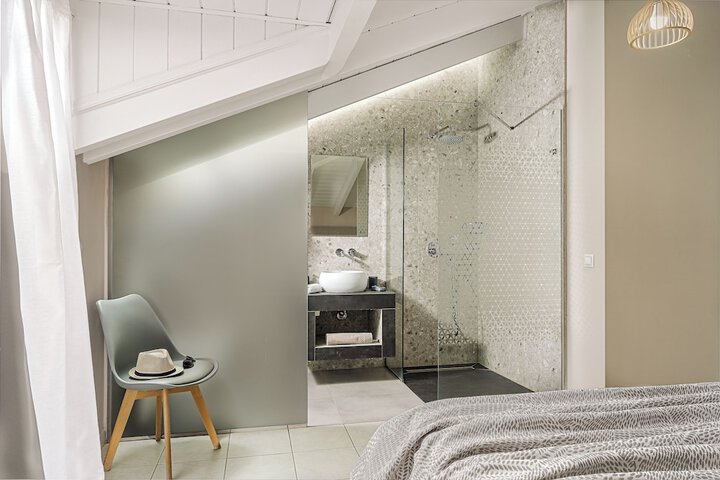 Room 18 of 72