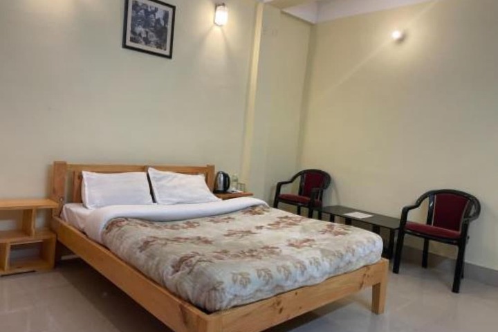 Room 7 of 14