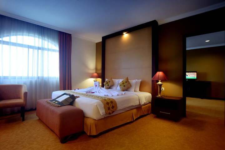 Room 14 of 36