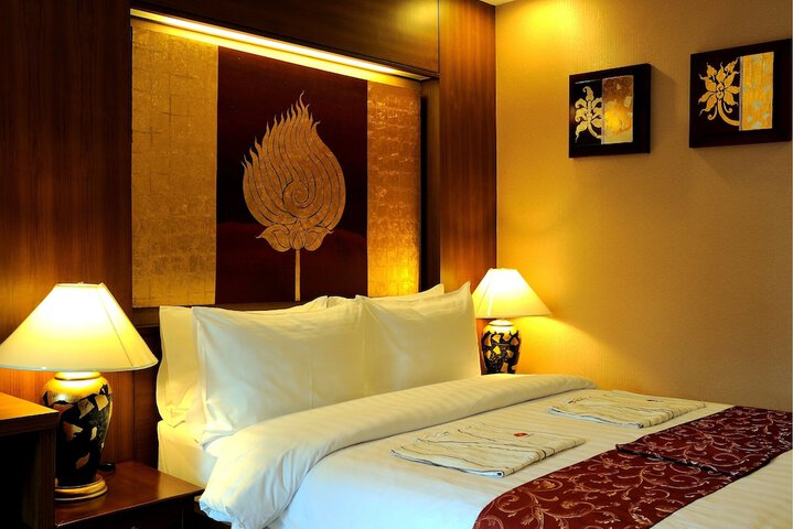 Room 27 of 106