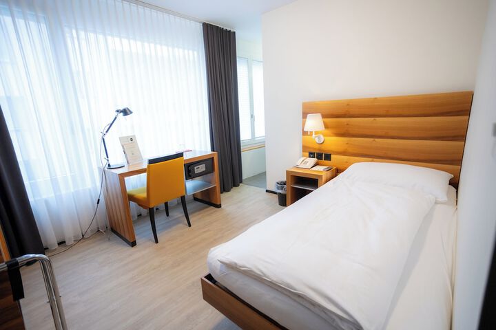 Room 13 of 41