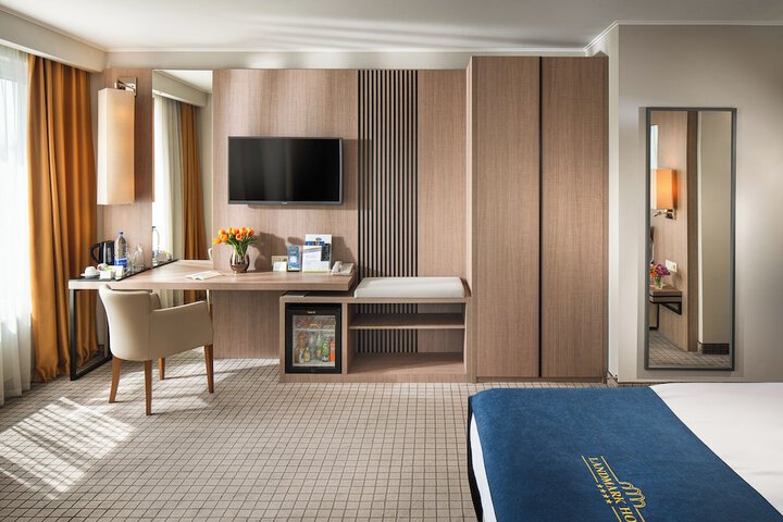 Room 14 of 42
