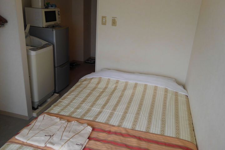 Room 6 of 38