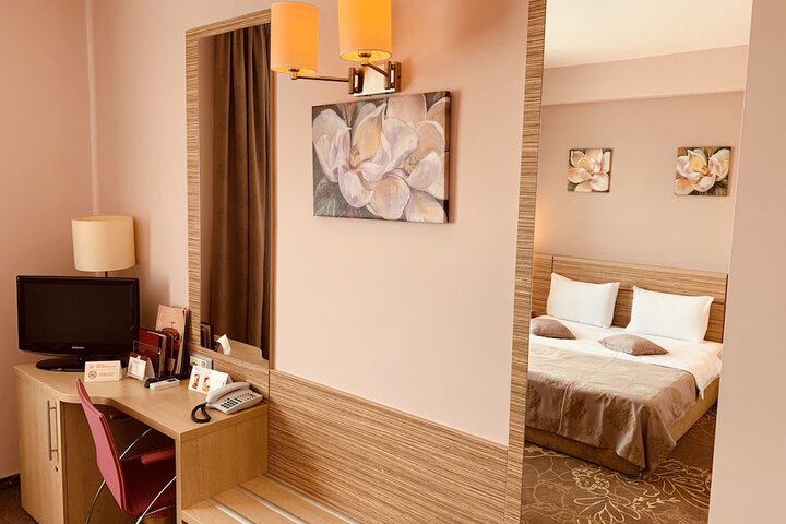 Room 14 of 35