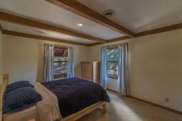 Room 2 of 11