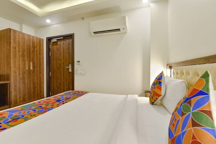 Room 18 of 30