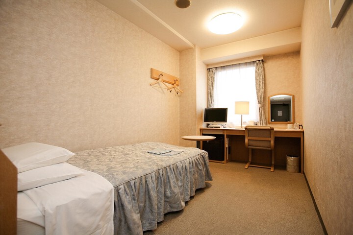 Room 8 of 31