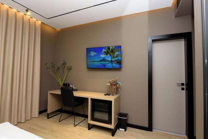 Room 14 of 50