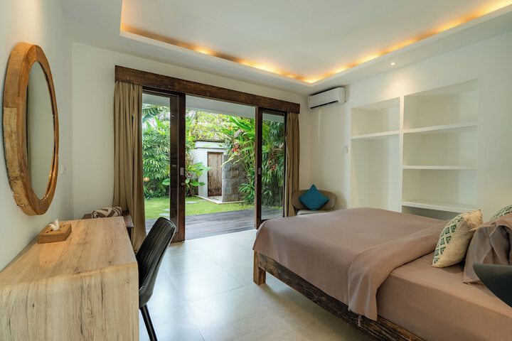 Room 5 of 28