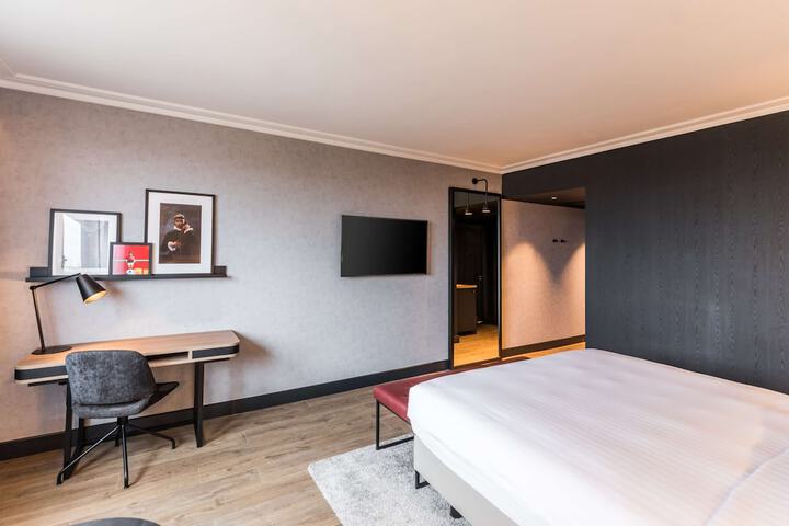 Room 20 of 86