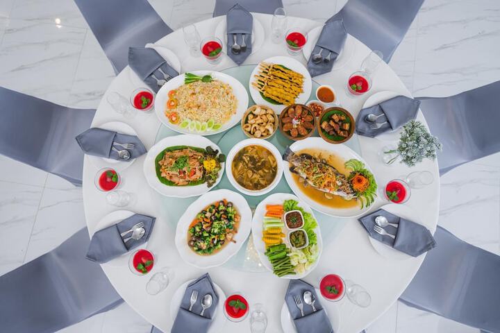 Dining 47 of 60