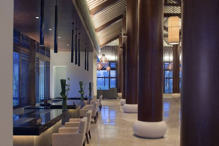 Hotel Interior 4 of 85