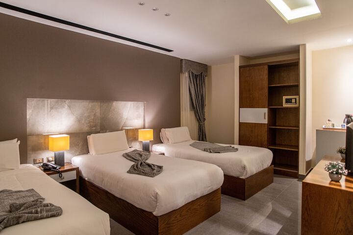 Room 37 of 87