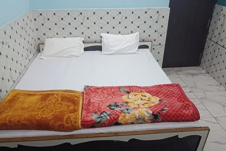 Room 3 of 43