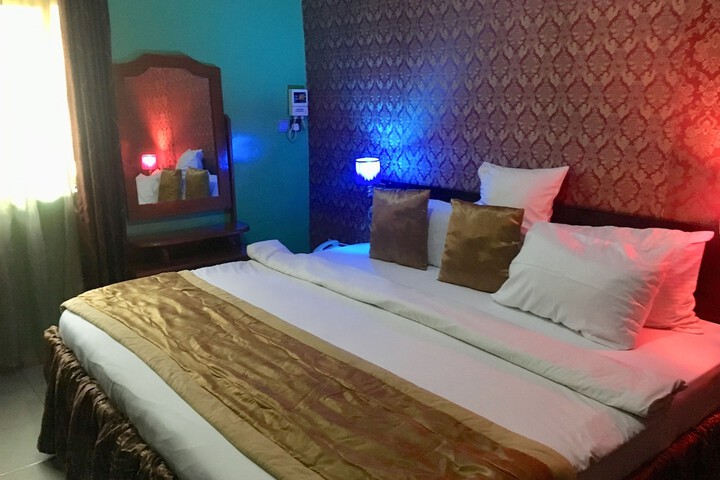 Room 5 of 24