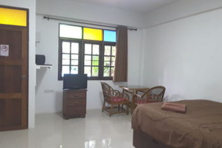 Room 13 of 40