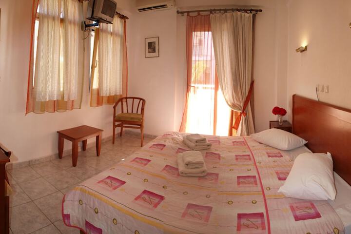 Room 5 of 35