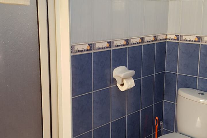 Room 12 of 37