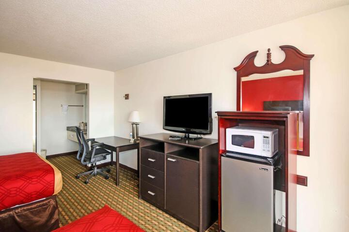 2 Double Beds (13 of 18)