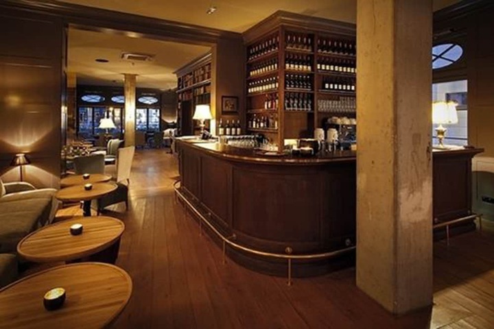 Lounge 56 of 71