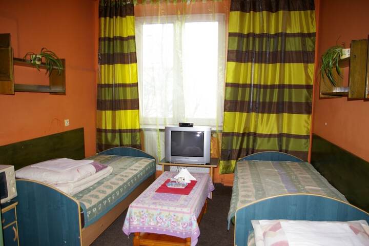 Room 3 of 25