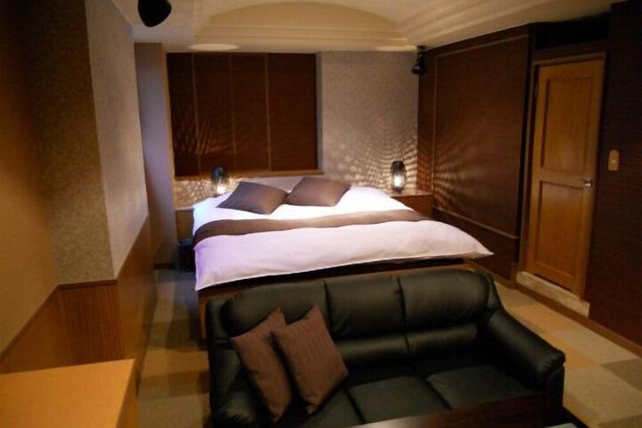 Room 12 of 15