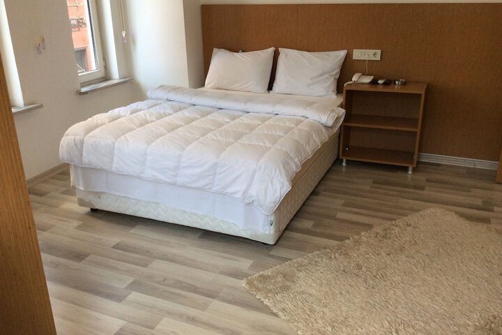 Room 16 of 39