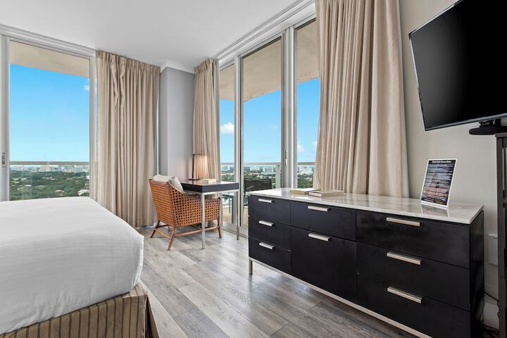 Room 28 of 196