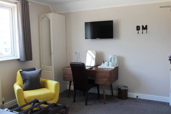 Room 13 of 34
