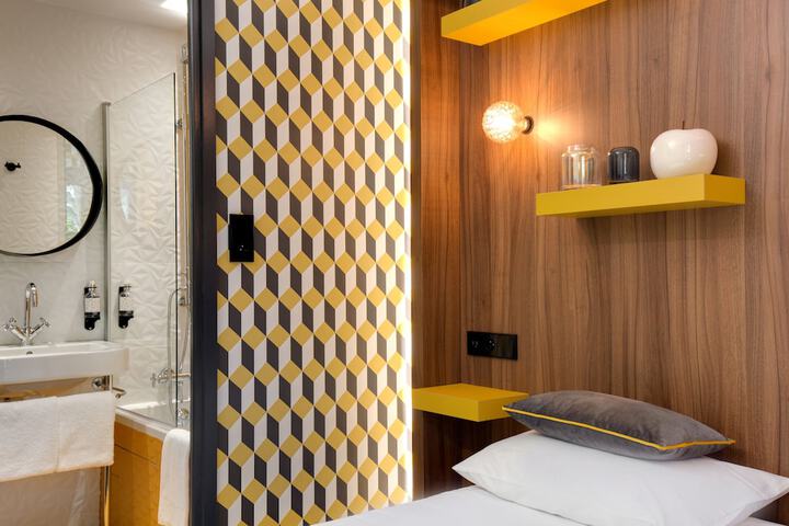Room 60 of 140