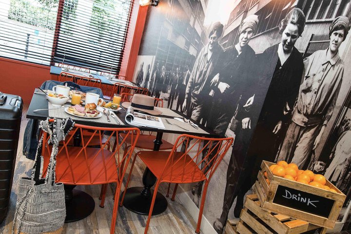 Breakfast area