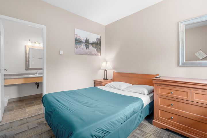 Room 7 of 83